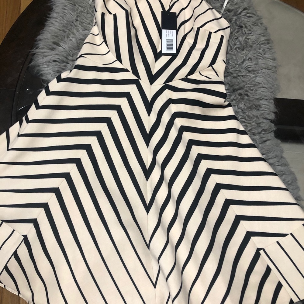 Dress - Picture 4 of 5